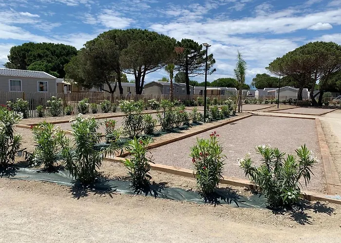 キャンプ場 Bungalow カネ